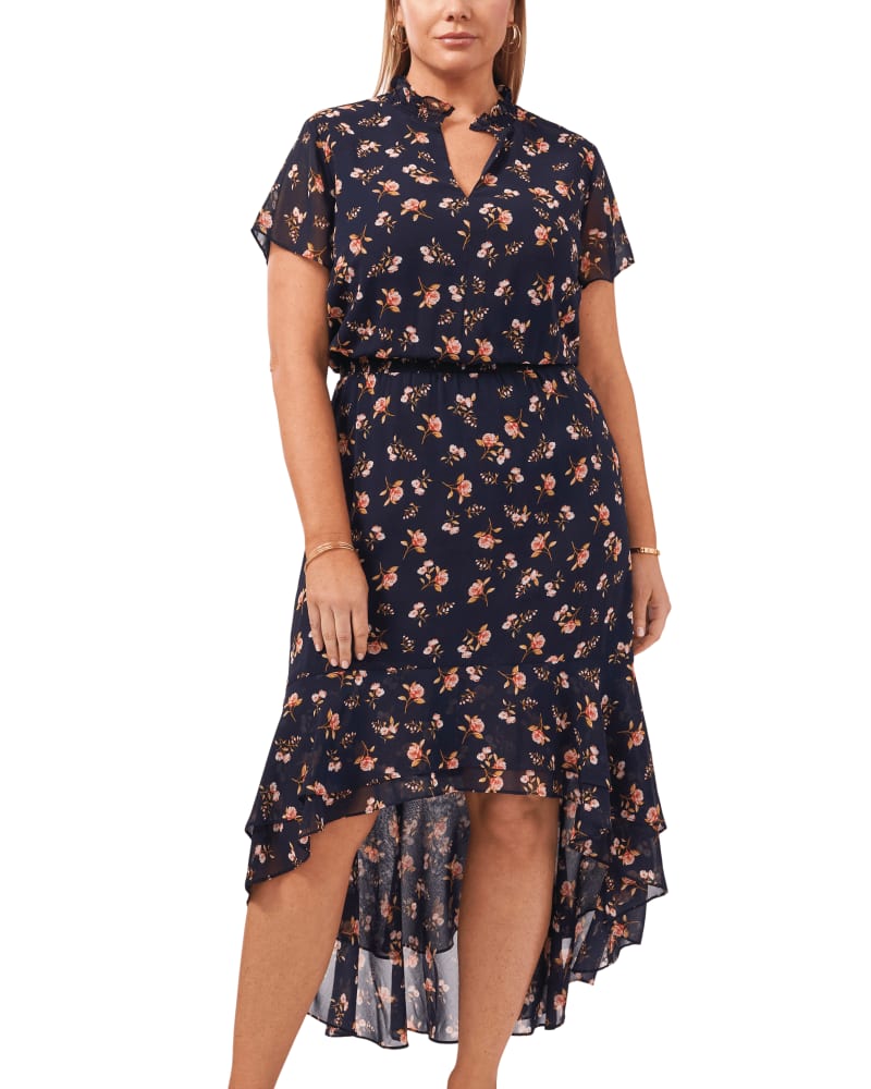 Front of a model wearing a size 0X Jessie Hi Low Dress in FLRL TWLGHT BLU-466 by 1.State. | dia_product_style_image_id:262022